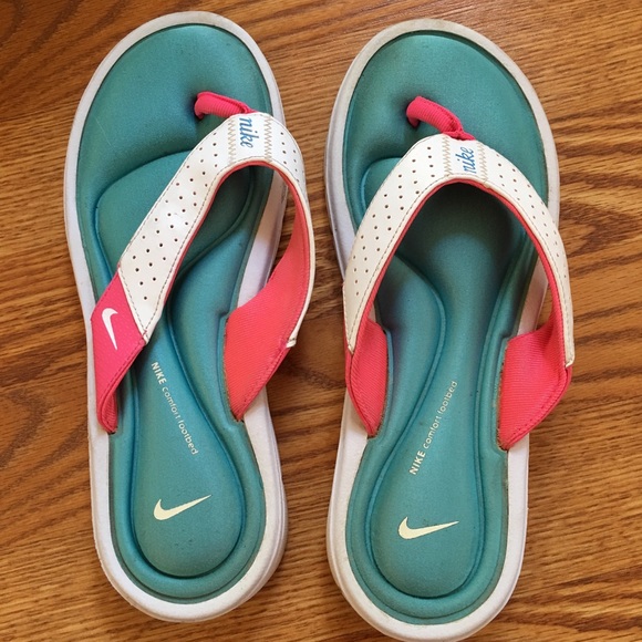 Nike Shoes - Nike flip flops